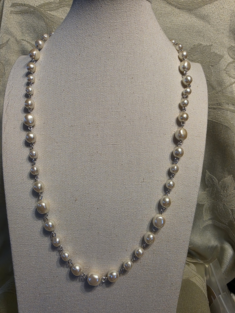 #1211 Classic Faux Pearl Bead Necklace - Cream Pearls